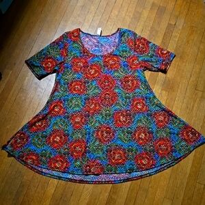 NWOT Lularoe Top